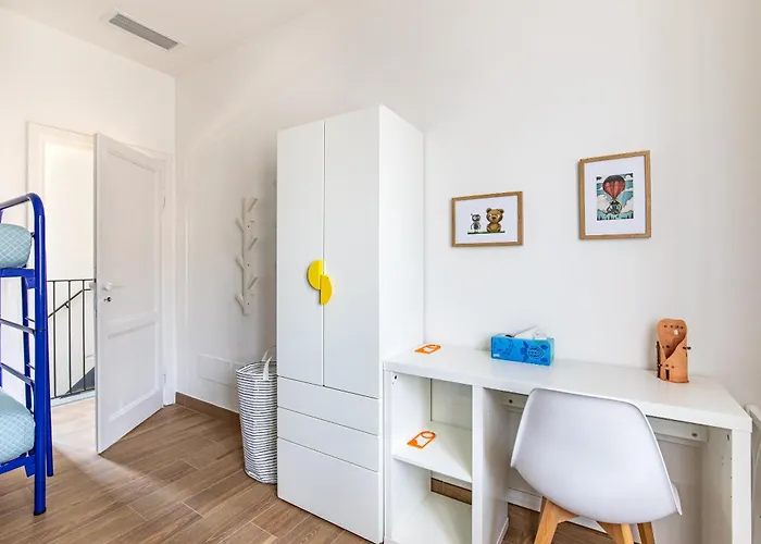 La Casina, Precious In A Unique Location,