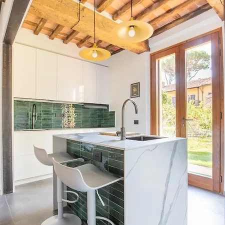 Exclusive With Garden And Parking, Deluxe In Ferienhaus