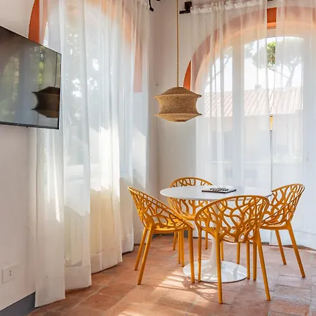 La Casina, Precious In A Unique Location, *