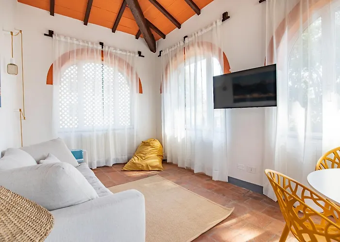 La Casina, Precious In A Unique Location,